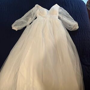 Size 2 Tulle skirt wedding dress with lace up corset